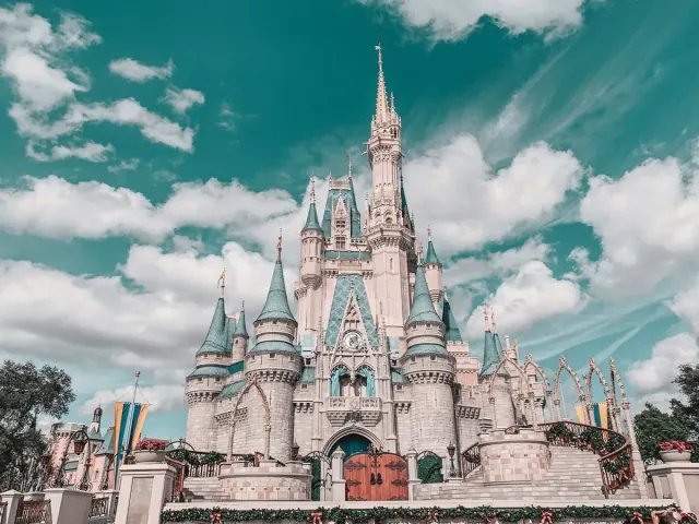 Illustration for “Disney and Florida End Months-Long Legal Feud over Disney World District - The Result is a Landmark Agreement”